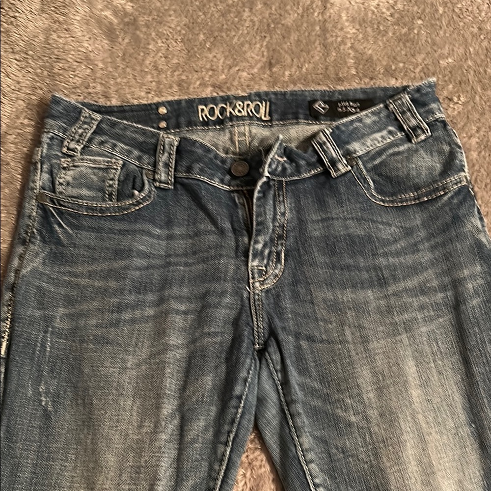 Rock & Roll Cowgirl Bootcut jeans. Mid rise. Size 31 x 34 - Picture 6 of 10